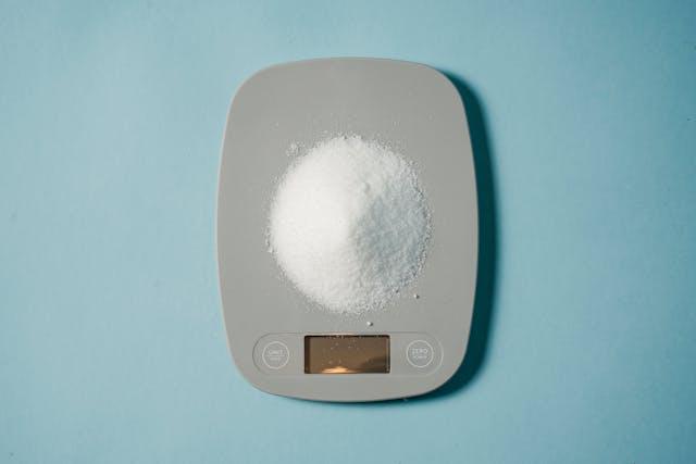 Digital kitchen scale with ingredients